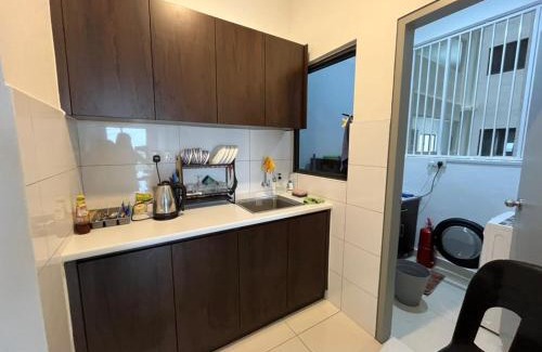 Kampung Bukit Dukong Apartment | Traders Garden: Family-Friendly Retreat in Cheras
