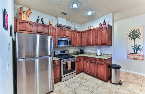 Homosassa Villa | Experience Tradewinds: 4BR Ocean View with Kayaks & Pool