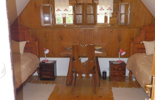 Sisak House | Experience Tradition at Čigoč: Family-Friendly Retreat