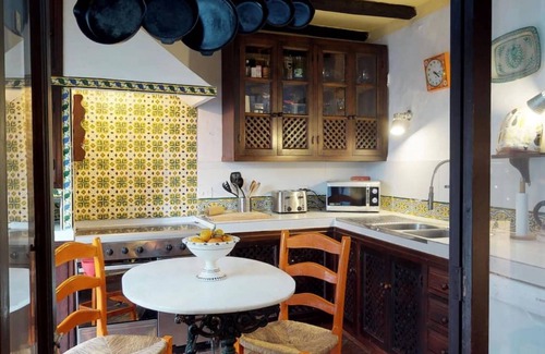 Jimena de la Frontera House | Historic 18th Century House with Pool in Pueblo Blanco