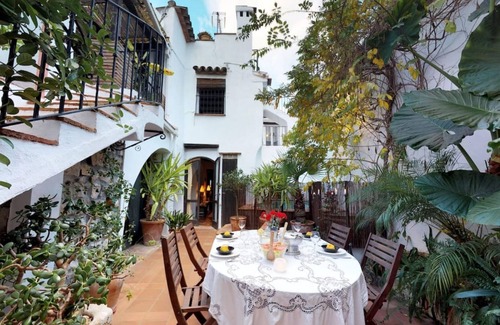 Jimena de la Frontera House | Historic 18th Century House with Pool in Pueblo Blanco