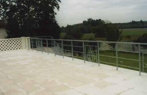 Salignac-sur-Charente House | Charming Traditional Charentes House with Pool & Kitchen