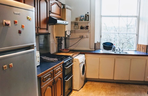 Bruntsfield Apartment | Cozy Meadows Apartment - Family-Friendly with Spa & Breakfast