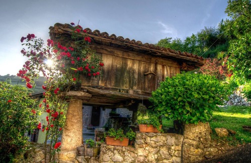 San Juan de Parres House | Peaceful Asturian Village House with Spa and Hot Tub