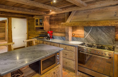 Le Raffort Ski Chalet | Inviting Chalet Méribel: Ideal for Families with Hot Tub