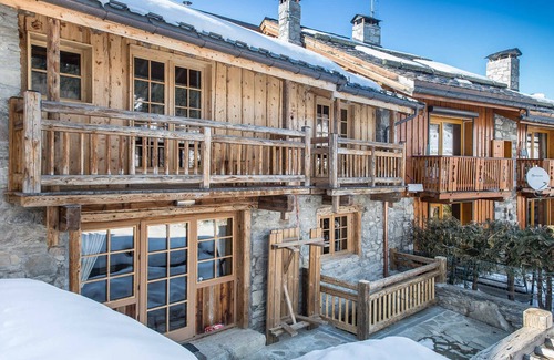 Le Raffort Ski Chalet | Inviting Chalet Méribel: Ideal for Families with Hot Tub