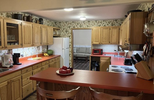Laurel Springs House | Charming Country Farmhouse with Spa Near Blue Ridge Parkway