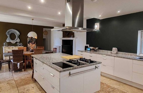 Camaret-sur-Aigues House | Traditional mill with heated pool 15p