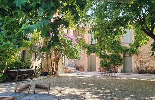 Camaret-sur-Aigues House | Traditional mill with heated pool 15p