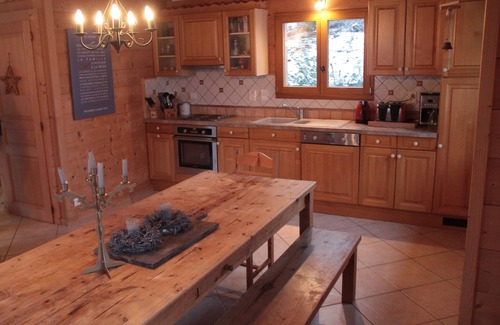 Bernex Ski Chalet | Inviting Haute-Savoie Chalet Steps from Lake Geneva