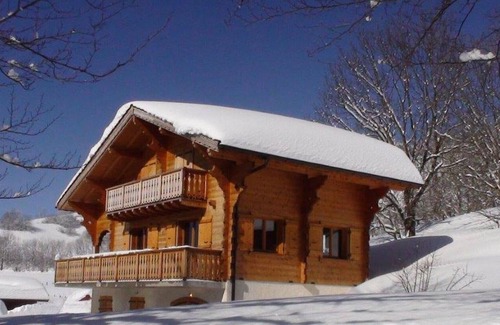 Bernex Ski Chalet | Inviting Haute-Savoie Chalet Steps from Lake Geneva