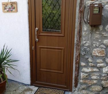 Amphipolis House | Beautiful Traditional House "Elisavet" - Family & Pet Friendly