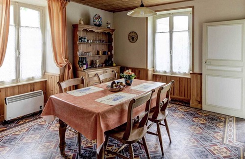 Vanne House | Traditional house,Fishing,walking,30km from Vesoul