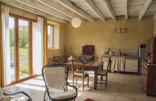 Bedee House | Charming Countryside Retreat for Two Near Rennes