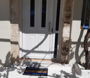 Vournikas Apartment | Traditional House with Breathtaking Views in Makis
