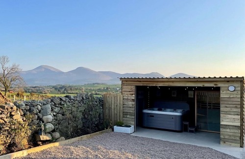 Castlewellan Cottage | Idyllic Irish Cottage with Hot Tub, Near Mountains and Beach
