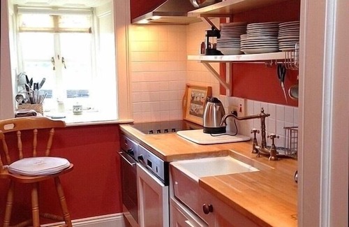 Adare Cottage | Idyllic Irish Barn Retreat with Spa and Family Amenities