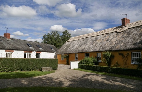 Adare Cottage | Idyllic Irish Barn Retreat with Spa and Family Amenities