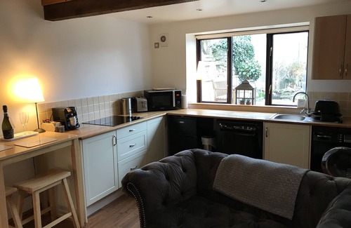 Crooklands Cottage | Inviting Lakeland Hideaway Cottage Near Lakes and Dales