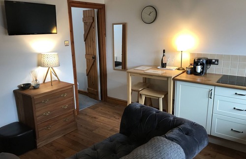 Crooklands Cottage | Inviting Lakeland Hideaway Cottage Near Lakes and Dales