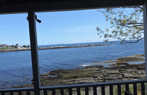 New Harbor Cottage | Pet-Friendly Traditional Maine Cottage by the Ocean