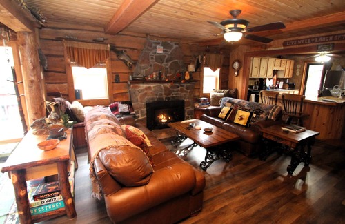 Jefferson Township Cabin | Inviting Mountain Cabin Near Kooser Lake & Hidden Valley Resort