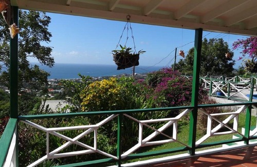 Scarborough Villa | Experience Plantation Style Living in a Unique Retreat