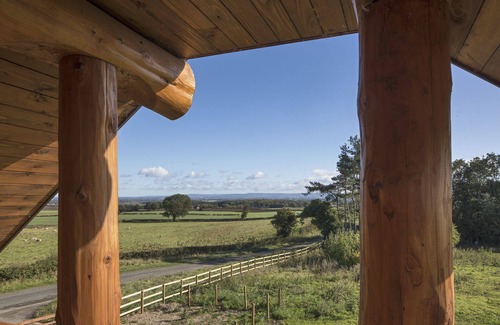Ripon Cabin | Scenic Scandinavian Log Home with Ocean View & Spa