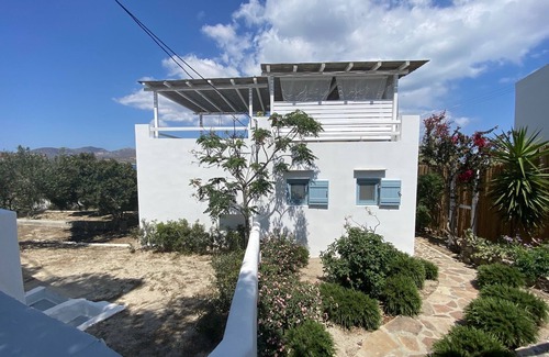 Apollonia House | Cozy Traditional Seaside House with Ocean Views & Pool