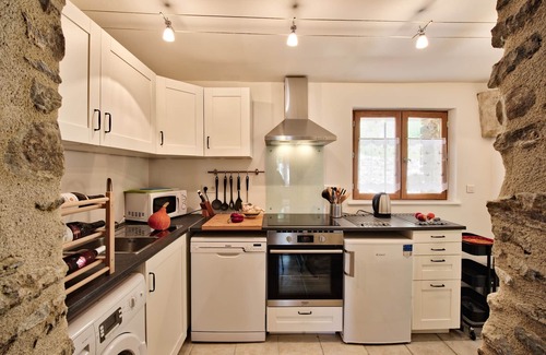 Pont-de-Barret Apartment | Experience Authentic Provencale Mas with Pool & Breakfast