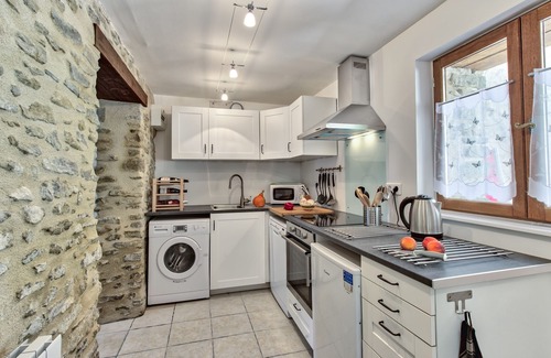 Pont-de-Barret Apartment | Experience Authentic Provencale Mas with Pool & Breakfast