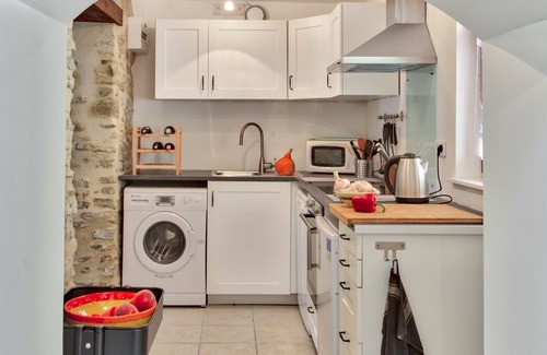 Pont-de-Barret Apartment | Experience Authentic Provencale Mas with Pool & Breakfast