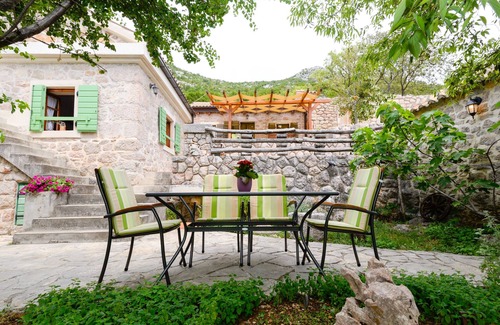 Tribanj House | Cozy Traditional Stone House Adrian with Kitchen & Breakfast