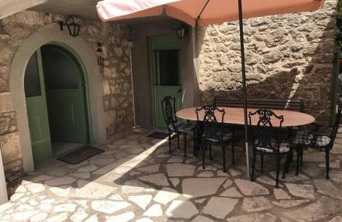 Kavallos House | Inviting Stonehouse Retreat in Kavalos - Pet Friendly Stay