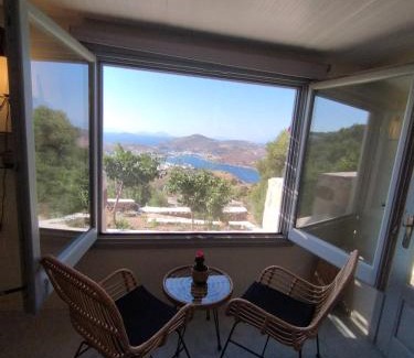 Chora Apartment | Inviting Traditional Studio in Chora Patmos - 4-Star Stay
