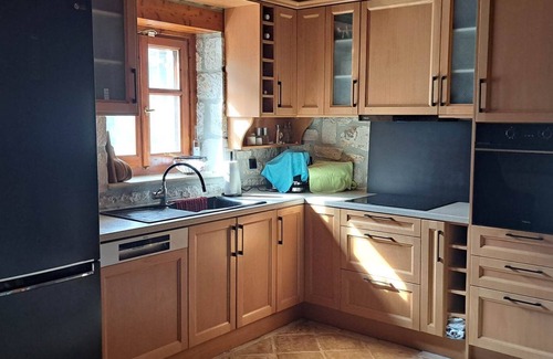 Skinaria Villa | Charming 3-Bedroom Cottage with Pool & Pet-Friendly Amenities