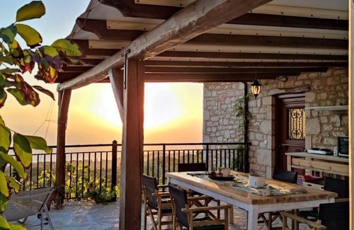 Skinaria Villa | Charming 3-Bedroom Cottage with Pool & Pet-Friendly Amenities