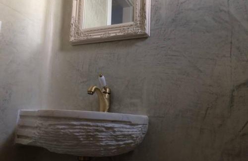 Kithnos House | Guest Rated: 9.8 for Traditional Suites in Chora Kythnos