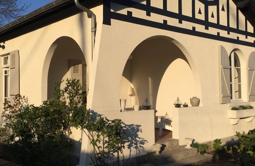 Andernos-les-Bains Villa | Charming Oceanfront Villa in Andernos les Bains