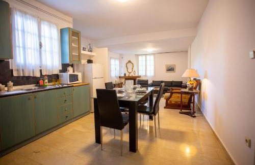 Panorama Apartment | Charming Villa Apartment with Garden Near Thessaloniki Airport