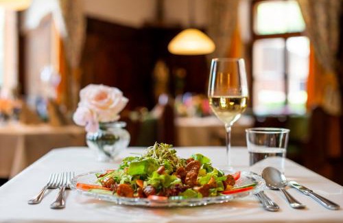 Auffach House | Relax at Traditionsgasthof Weißbacher with Ocean Views