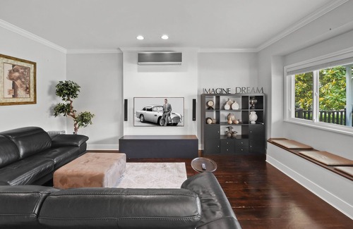 Arbutus Ridge House | Trafalgar House: 6br/4ba+Parking, Gorgeous Renos