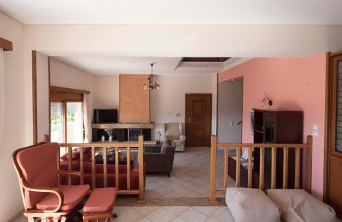 Tragana Villa | Tragana Villa: Oceanfront Retreat with Perfect 10 Reviews