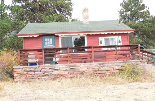 Estes Park Cabin | Trail Ridge Cabin – Cozy Stay with Pool and Scenic Views