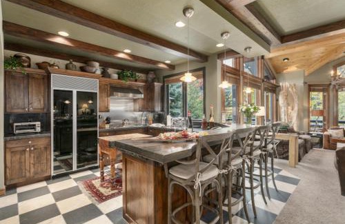 Deer Valley Apartment | Trail's End Lodge - 4 Bedroom Residence with Spa #13 condo