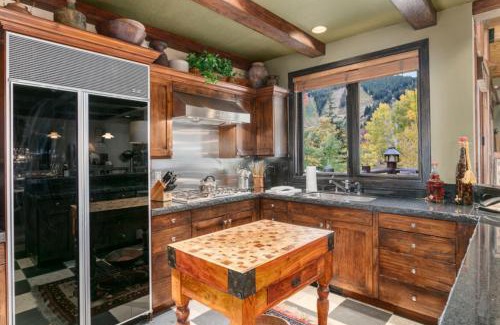 Deer Valley Apartment | Trail's End Lodge - 4 Bedroom Residence with Spa #13 condo