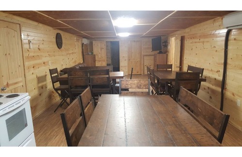 Toler House | Cozy Trailblazers Outfitters Unit 4 with Kitchen Amenities