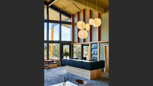 Estes Park Hotel | Pet-Friendly Retreat in the Rocky Mountains - Trailborn