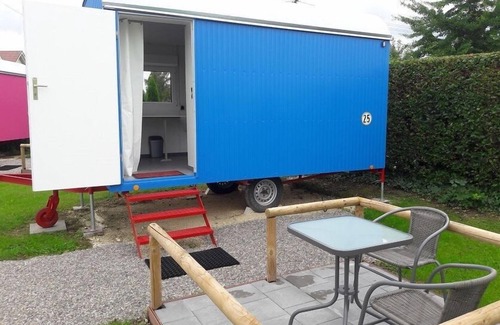 Offingen Apartment | Cozy Trailer with Terrace: Pet-Friendly Family Getaway