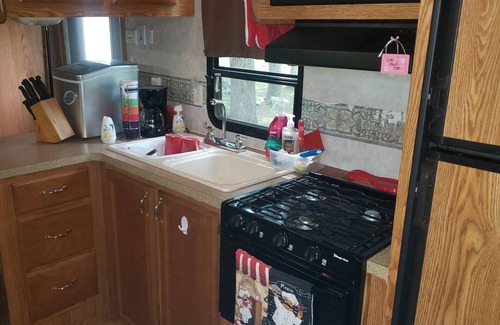 Greenbush RV Rental | Inviting Trails End: 2-Bedroom Retreat Near Ocean City